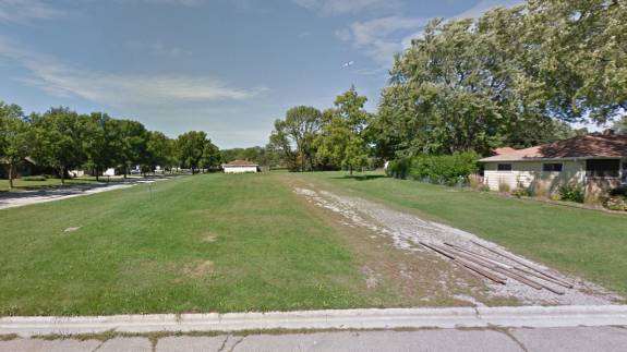 1770 Briquelet Parking