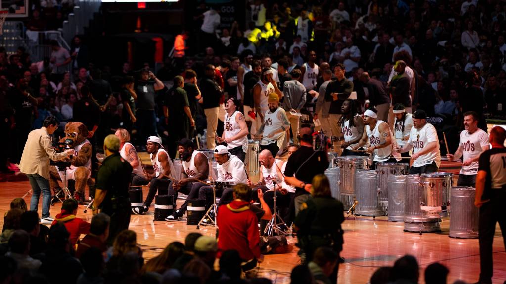 216 Stix perform during a Cavaliers game