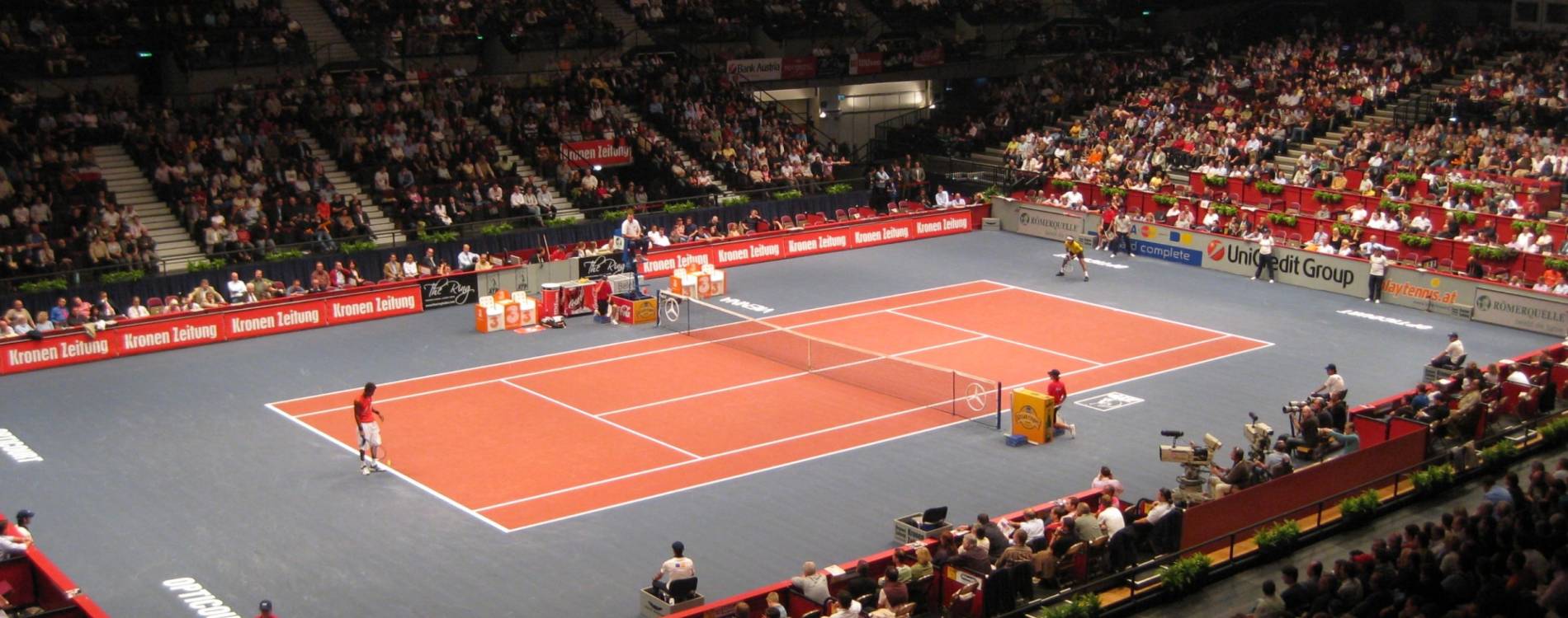 A men's singles match at the Erste Bank Open