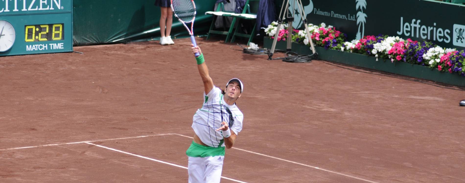 A men's singles match at the US Men's Clay Court Championships