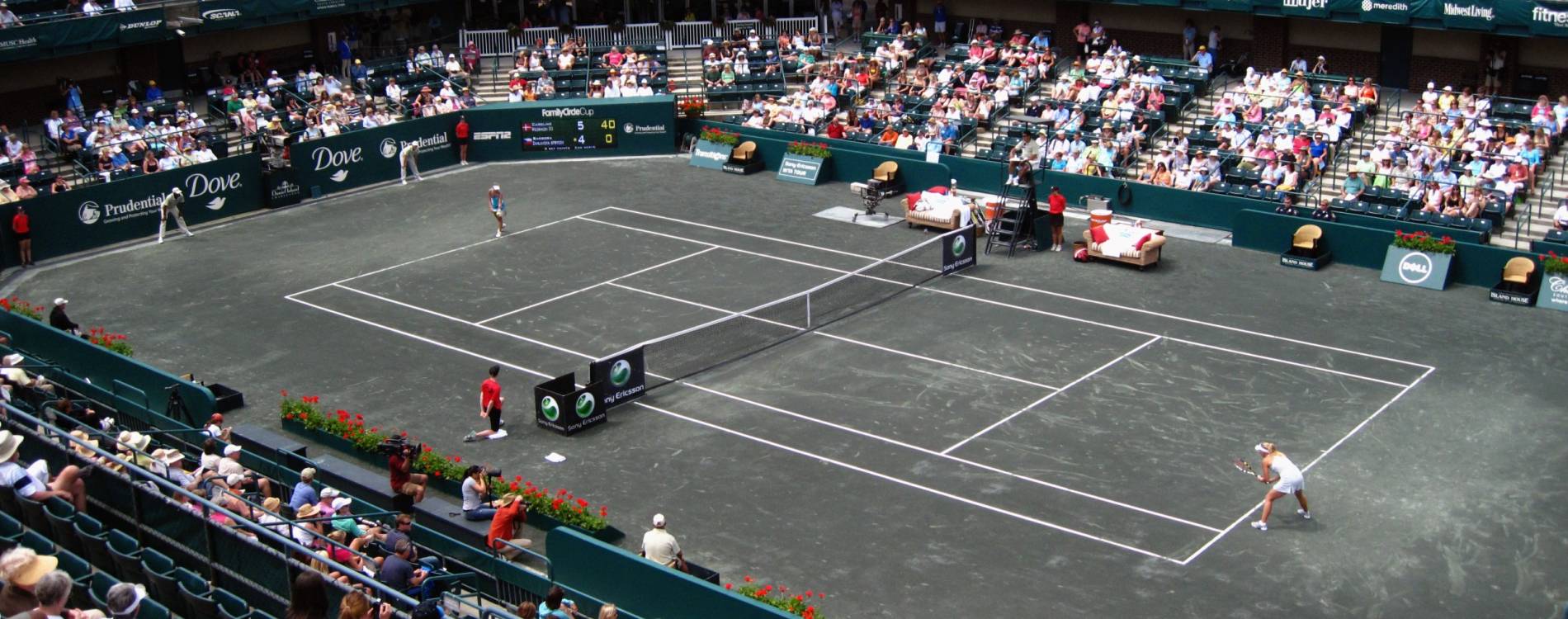 A women's singles match at the Charleston Open