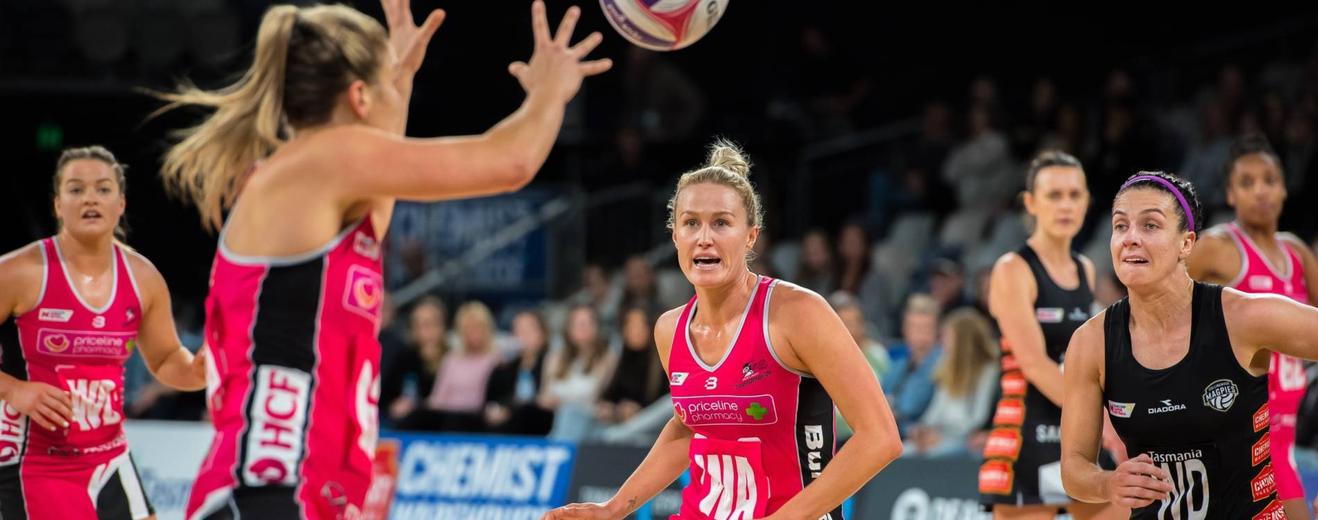 Adelaide Thunderbirds take on Collingwood Magpies