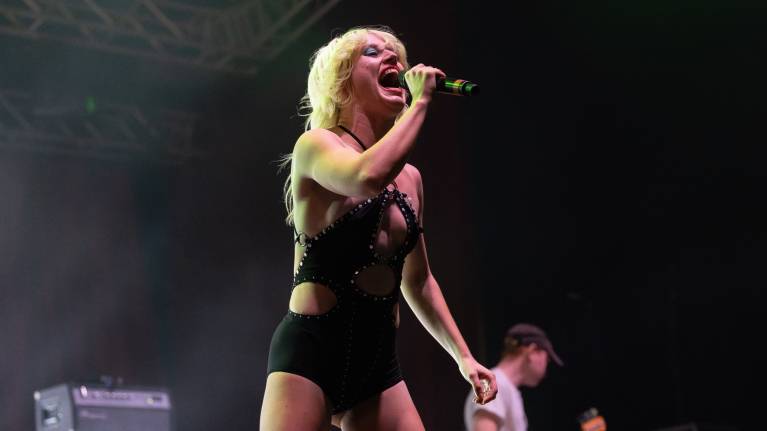 Amyl And The Sniffers