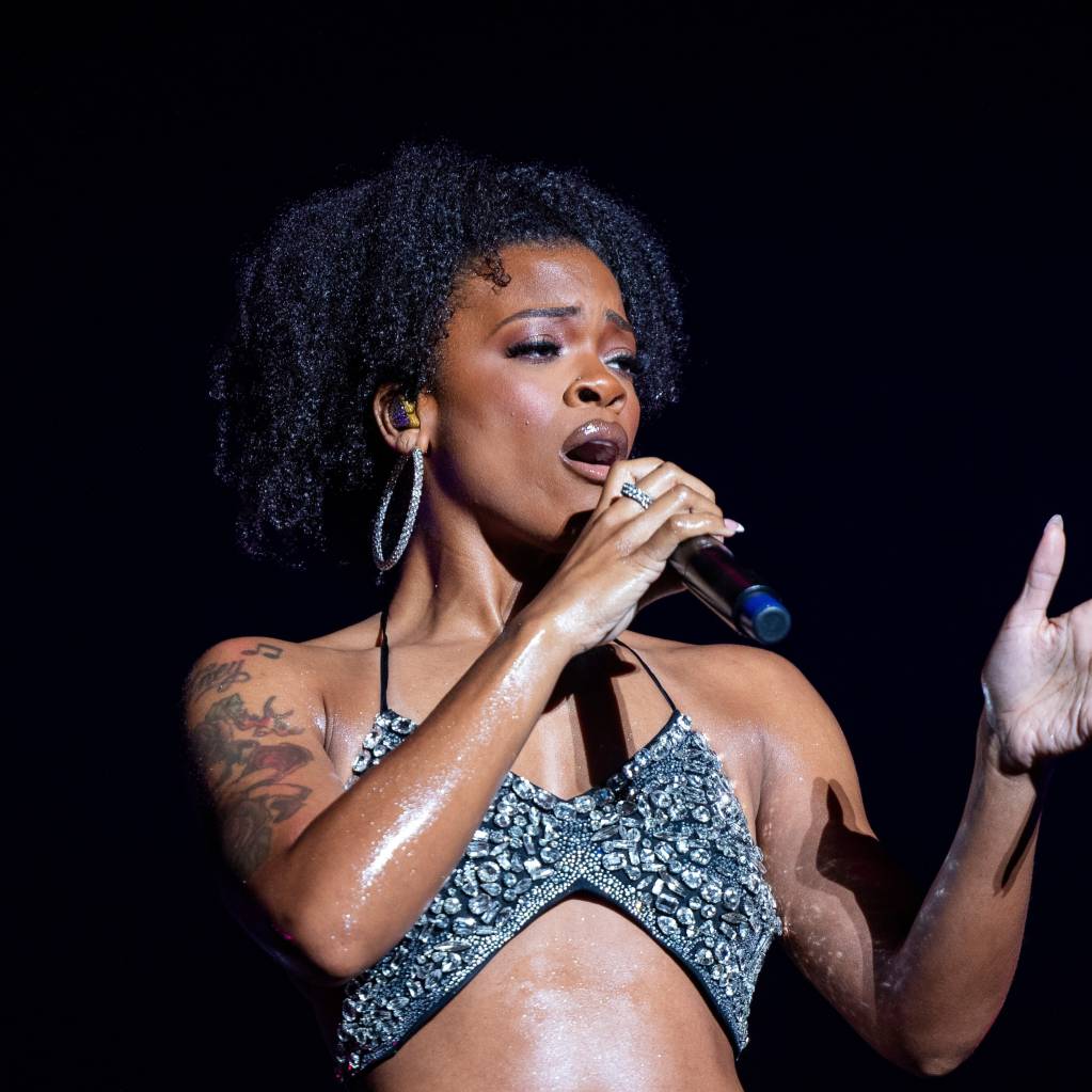 Ari Lennox performs in Jacksonville Florida