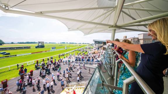 bath-racecourse roof