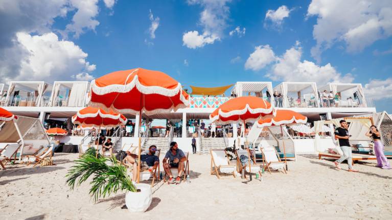 Beach House Cabanas c