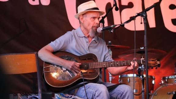 Blues in the Bar featuring Mark Harrison