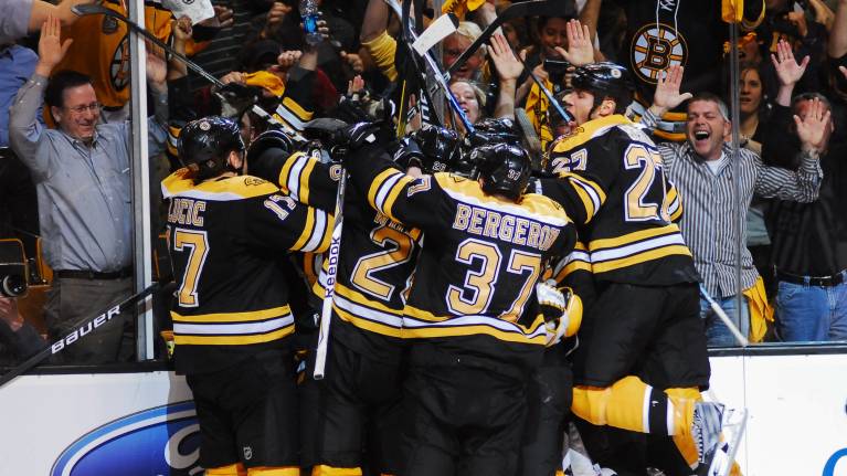 Bruins Break Records and Become First Team Through to 2022-23 Playoffs