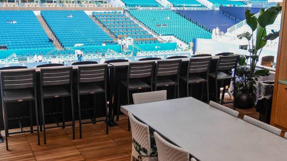 Cabana Suites Court View