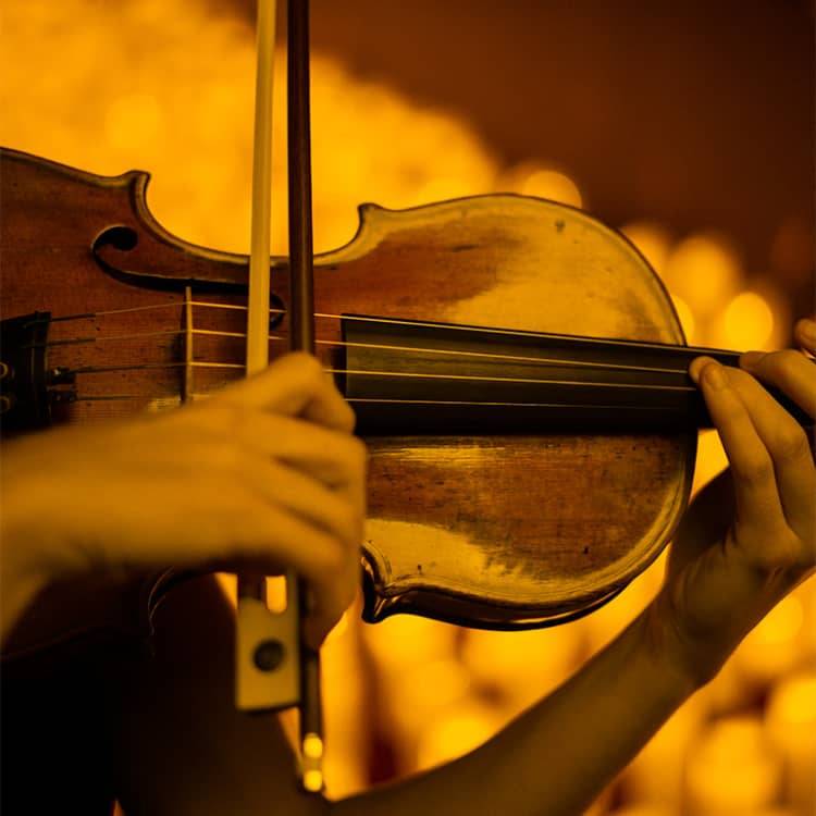 Candlelight: 90's Unplugged on Strings