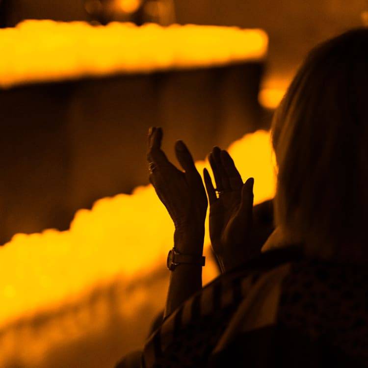 Candlelight: Tribute a Leiva