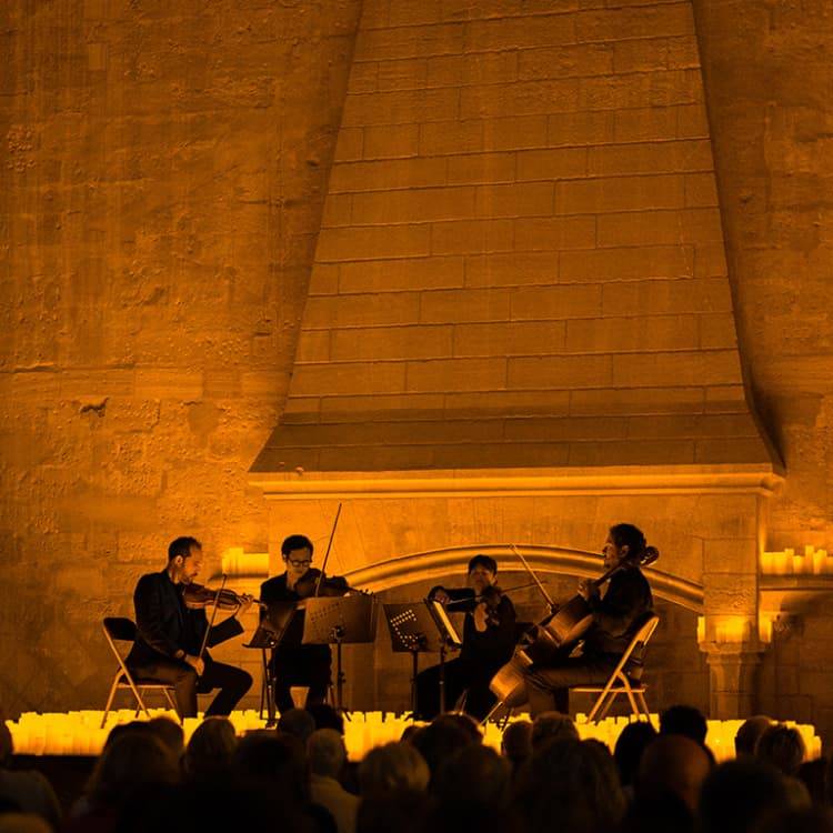 Candlelight: Tribute to Juan Gabriel on Strings