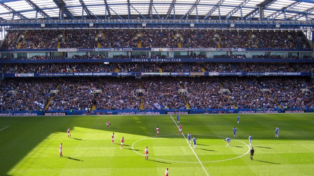 Chelsea host Arsenal at Stamford Bridge
