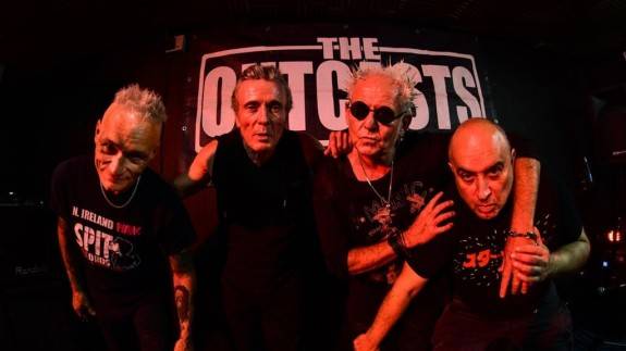 CHSQ Stiff Little Fingers Pre Show - FEAT THE OUTCASTS LIVE