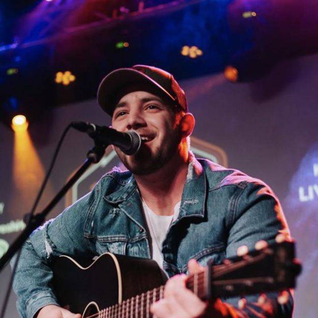 Country artist Kameron Marlowe