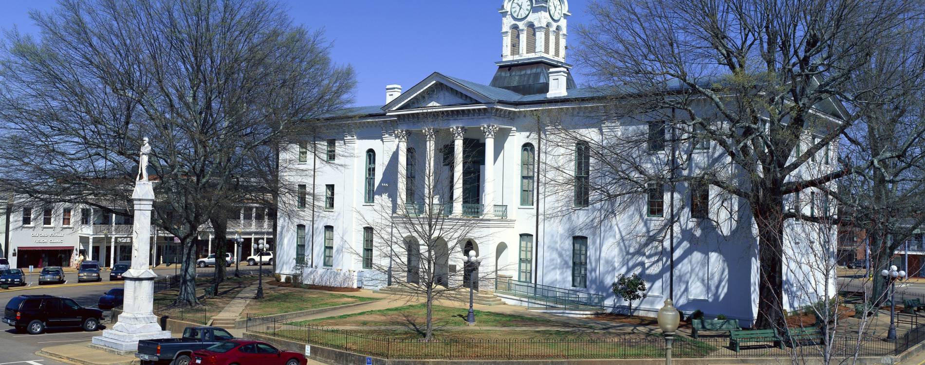Courthouse Square in Oxford