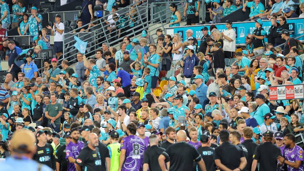 Cricket fans will, once again, pack out Australia's biggest stadiums for BBL|14
