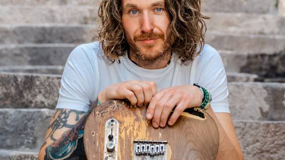 Dom Martin plus support from Lightning Threads