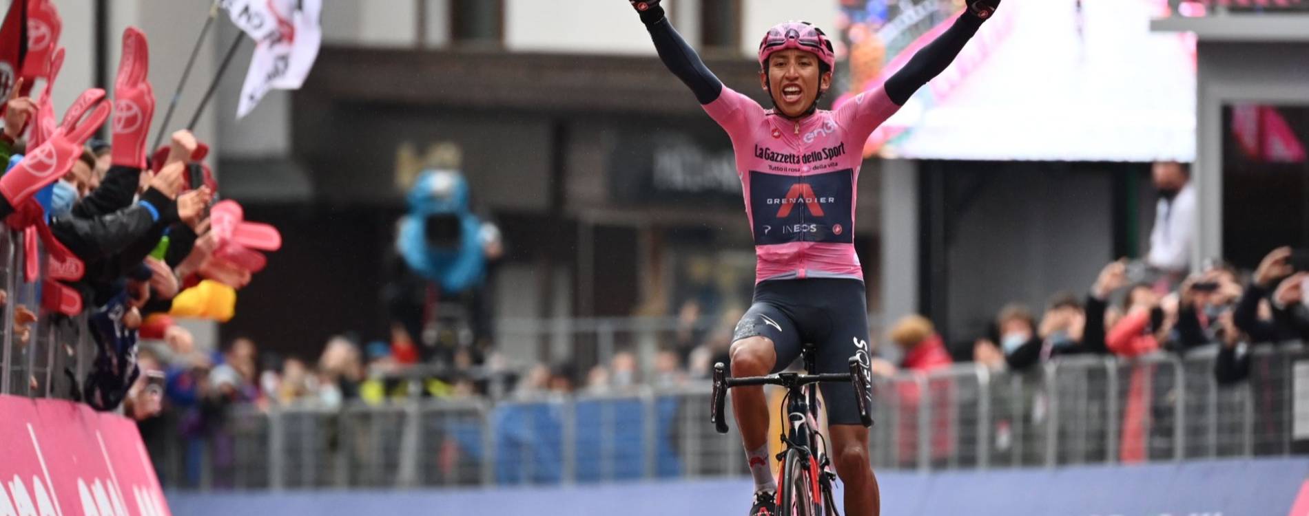 Egan Bernal wins Stage 16