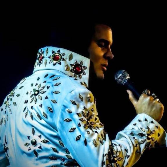 Elvis Performed LIVE in Liverpool -Vegas Years Christmas Special