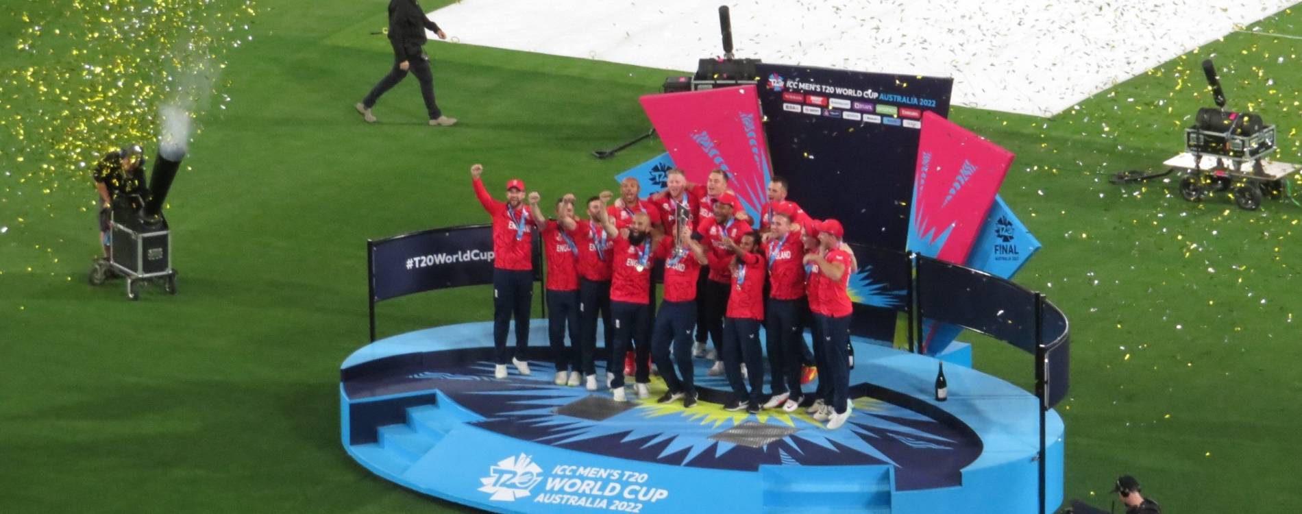 England hoist the T20 World Cup trophy