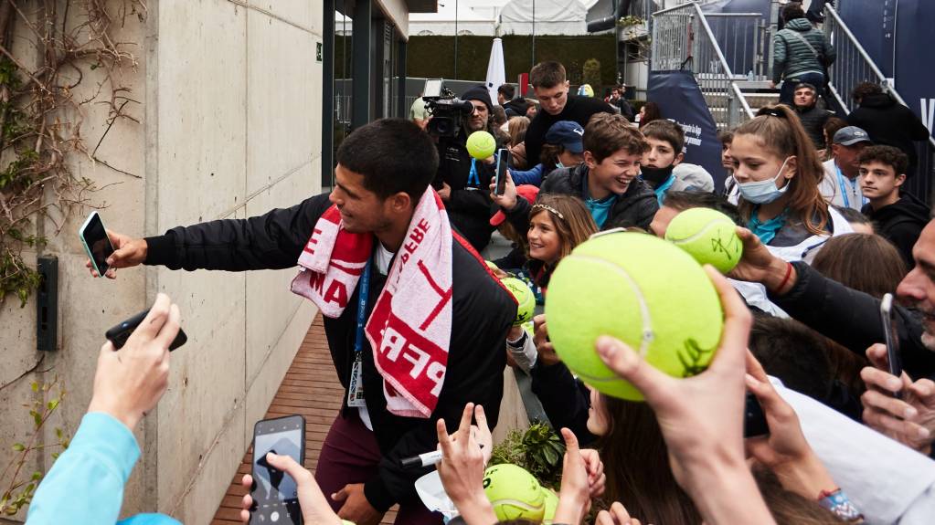 Fans meeting Carlos Alcaraz at the Barcelona Open