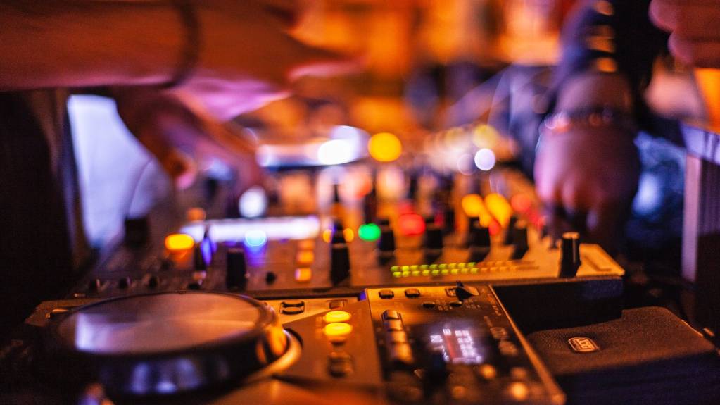 Fawley Meadows Lounge