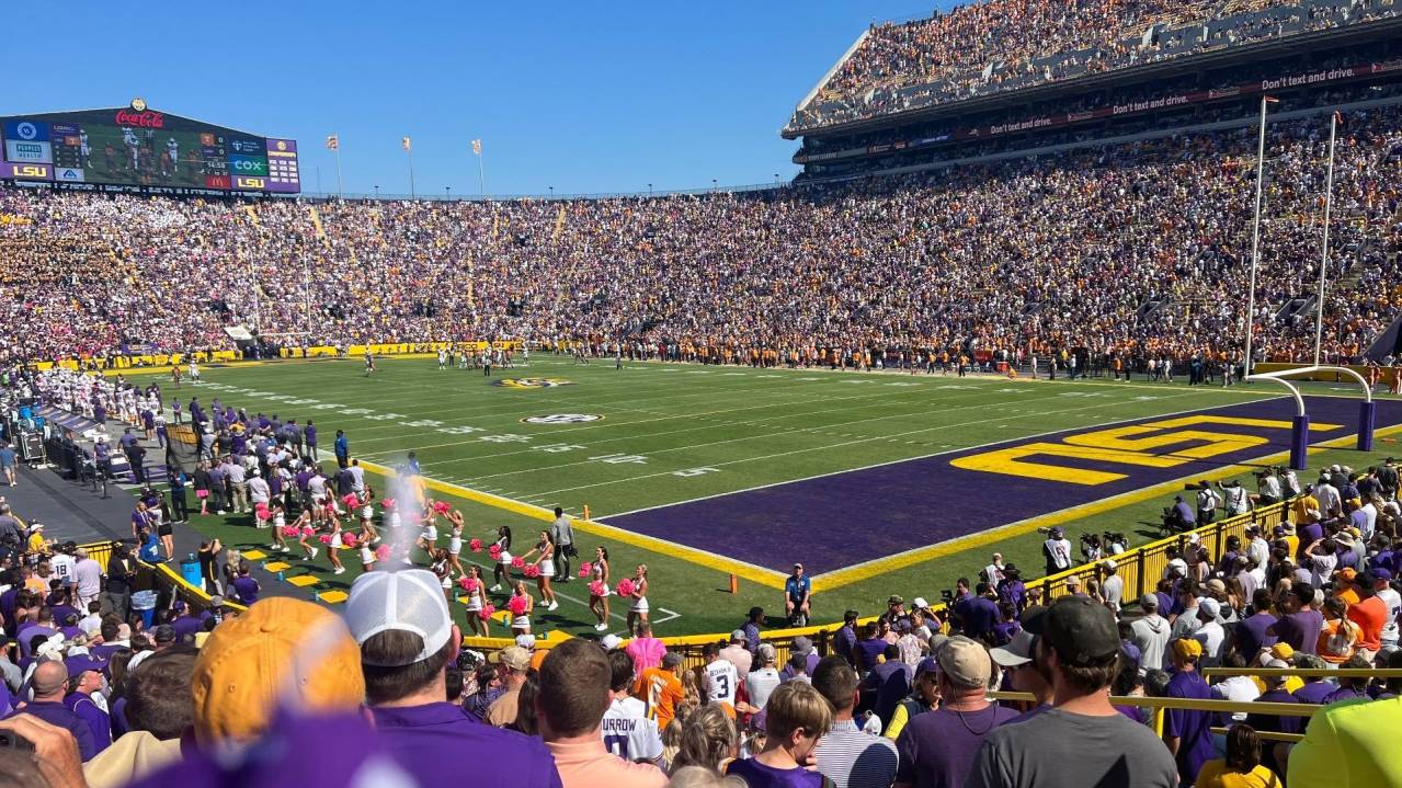 Field Level (Sections 100-106, 201-210, 300-306, 401-409) | LSU Tigers ...