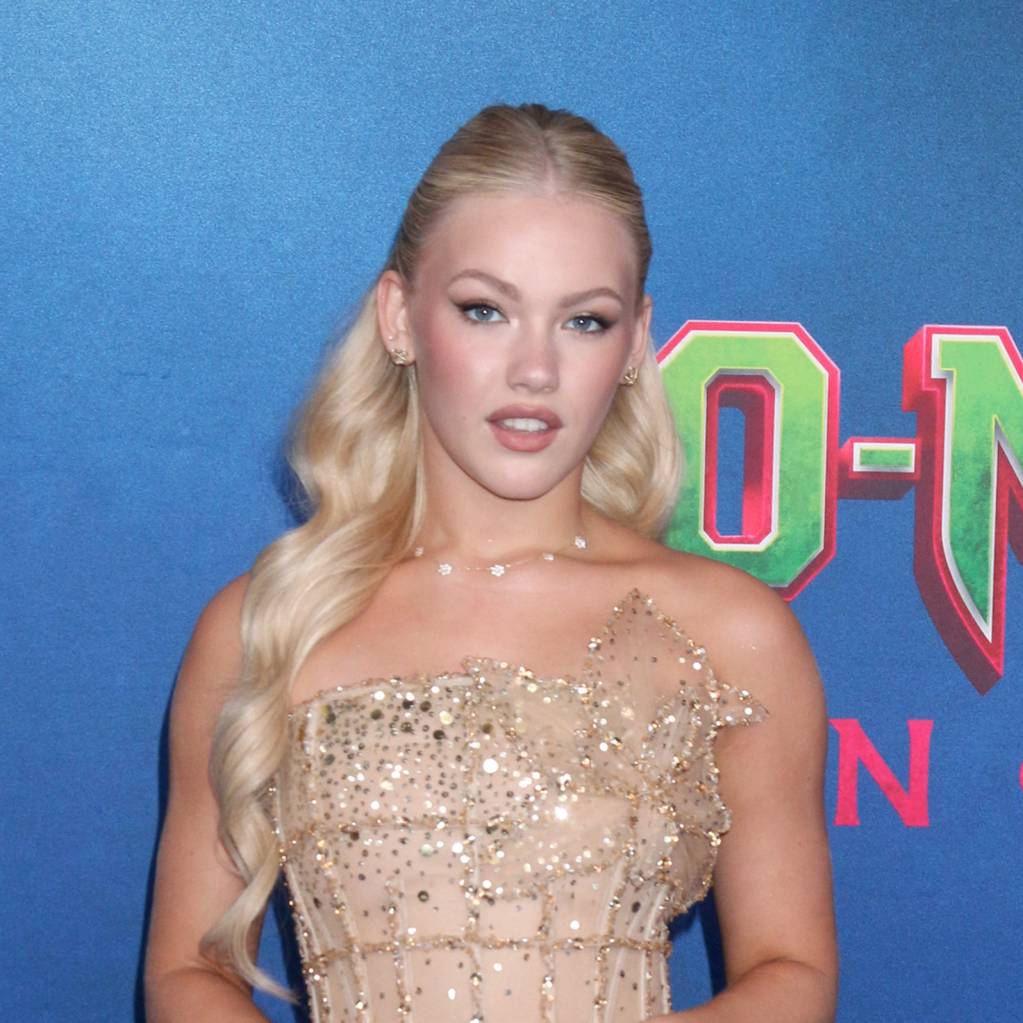 Freya Skye at El Capitan Theater