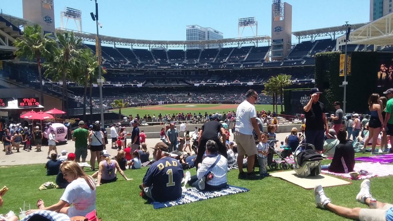 Gallagher Square Lawn San Diego Padres vs Chicago Cubs 14 Apr 2025