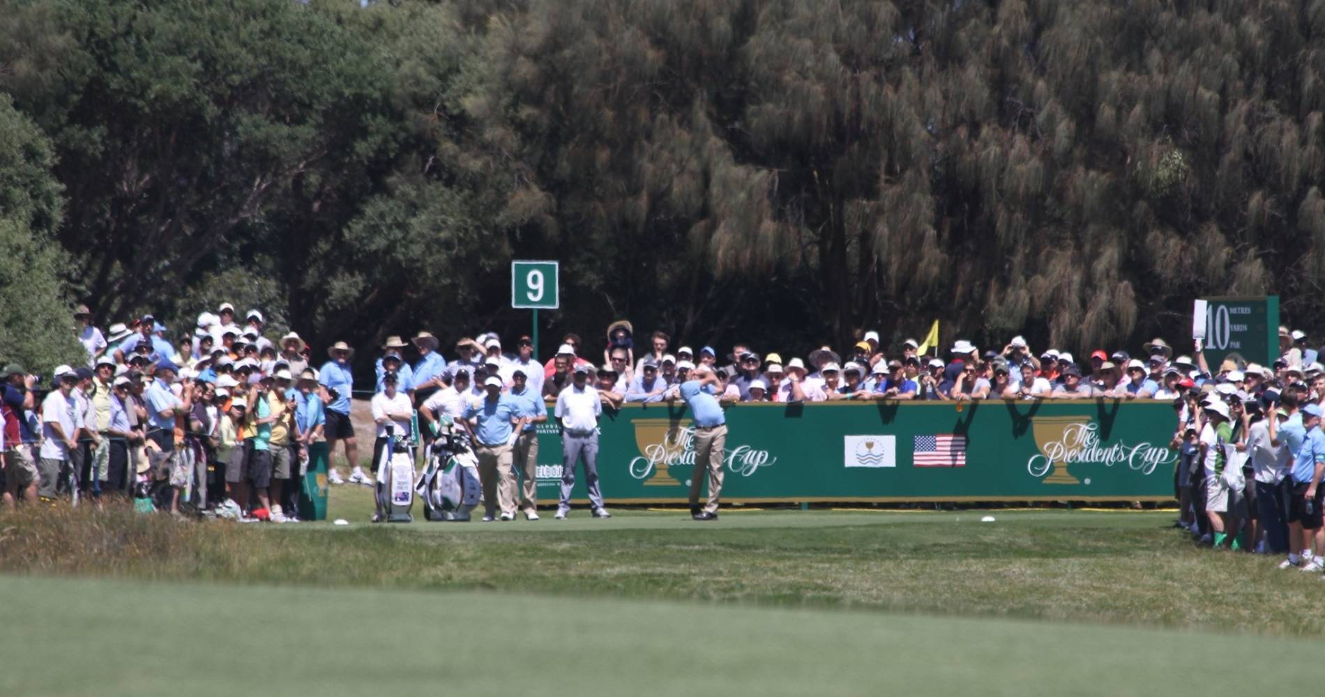 Geoff Ogilvy teeing off in the Presidents Cup