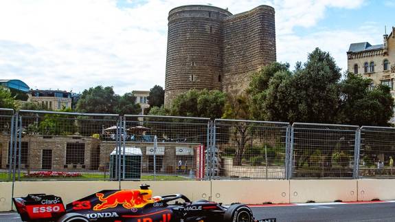 Giz Galasi Grandstand