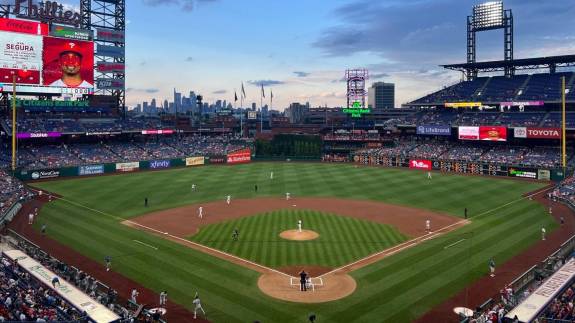 Hall of Fame Club (Sections 212–232)