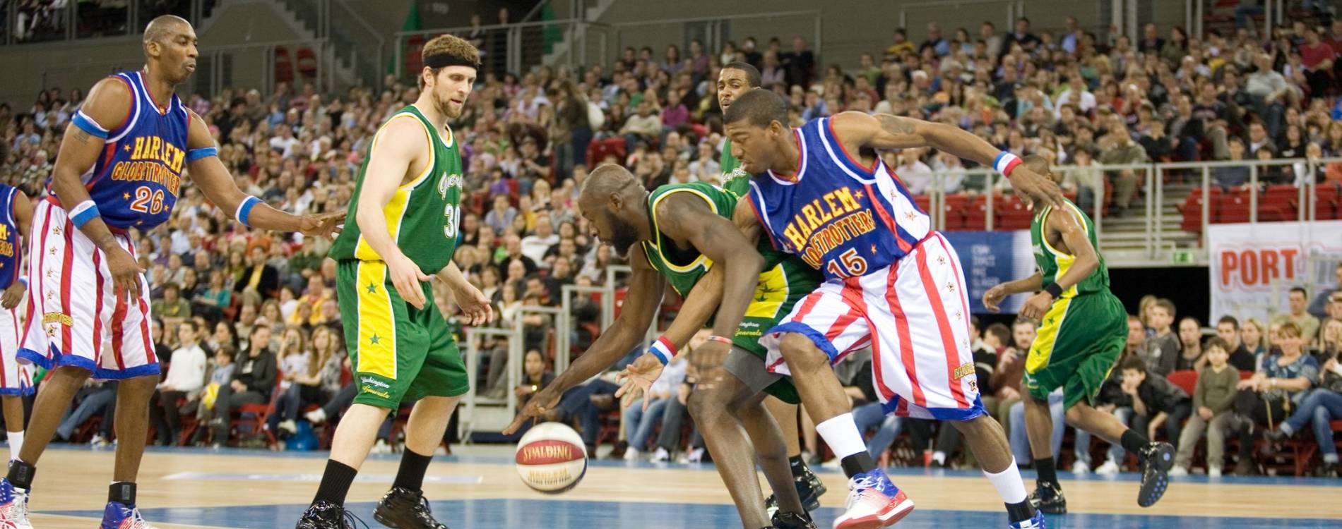 Harlem Globetrotters playing the Washington Generals