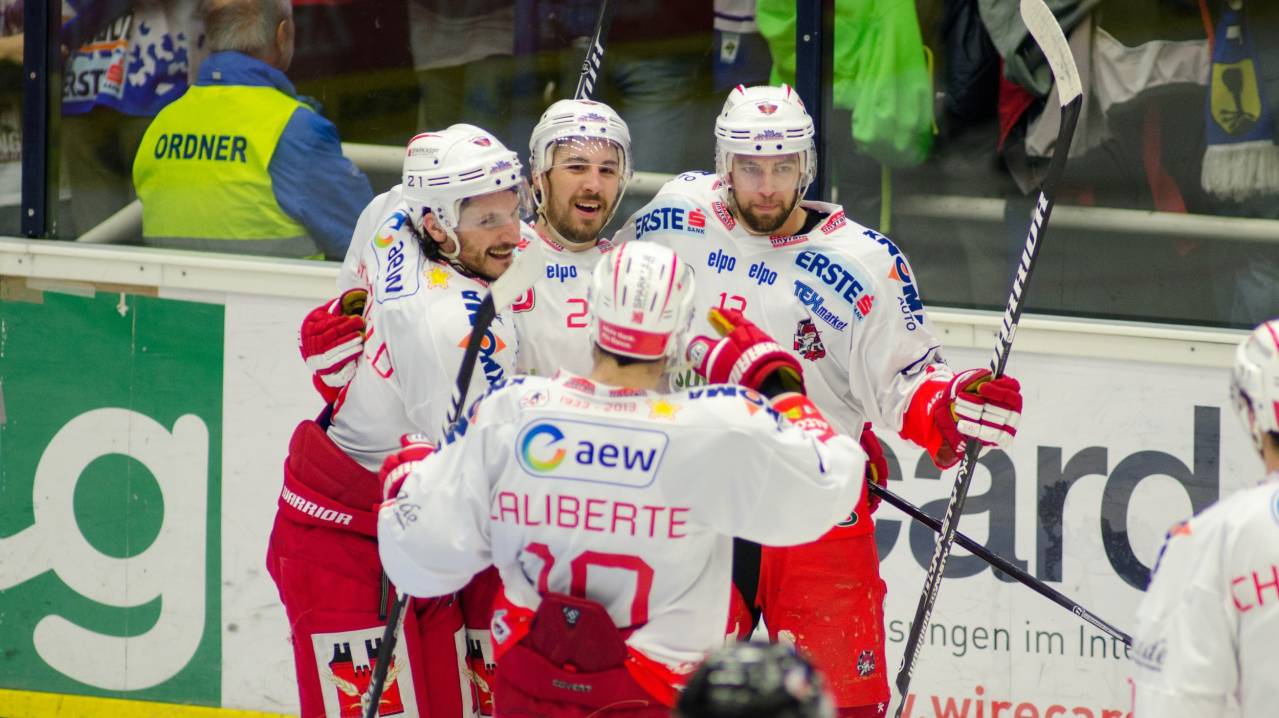 HC Bozen–Bolzano in a game against EC VSV