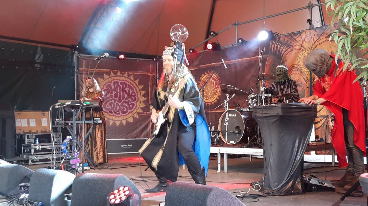 Henge performing at the Zwarte Cross, Netherlands