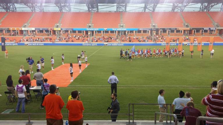Houston Dash before a game