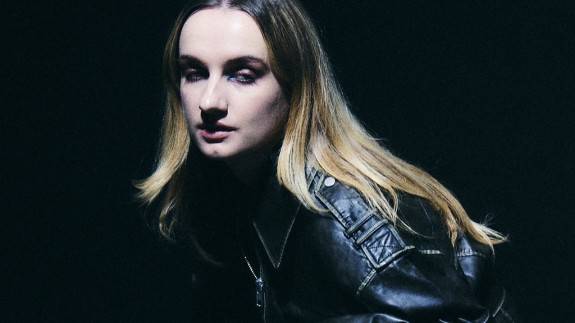 Imogen and the Knife