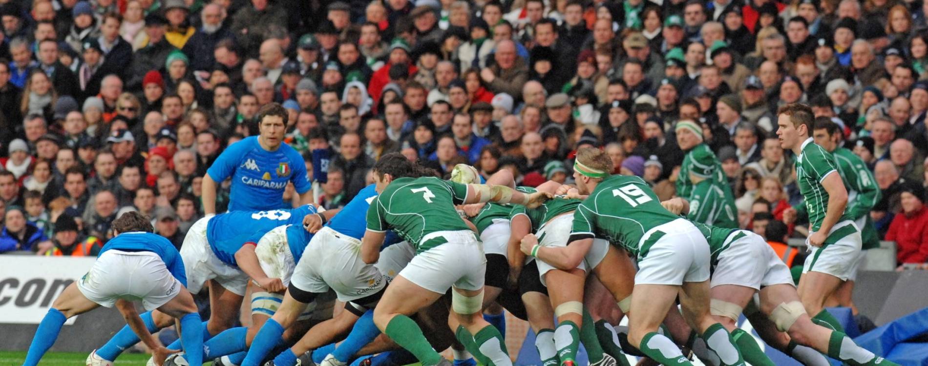 Italian and Irish players competing during the Six Nations