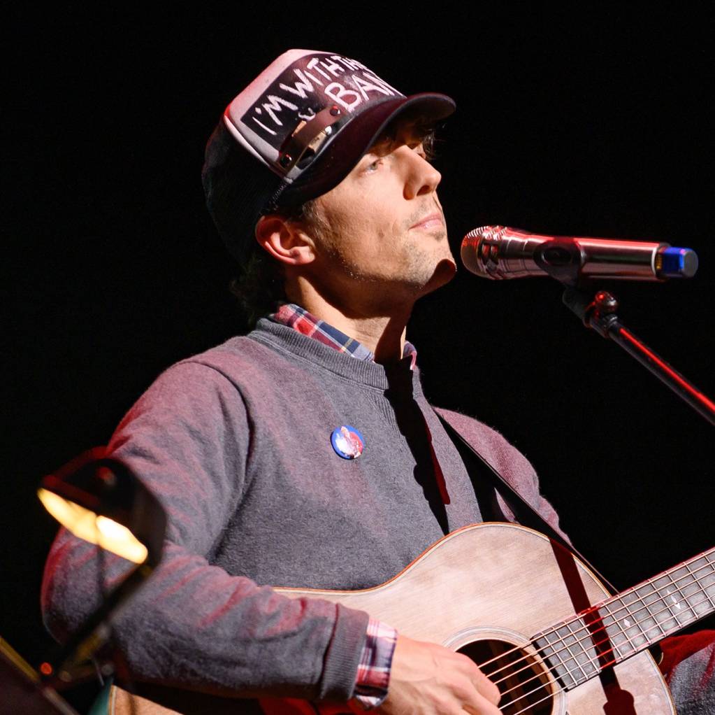 Jason Mrza at Music Strong