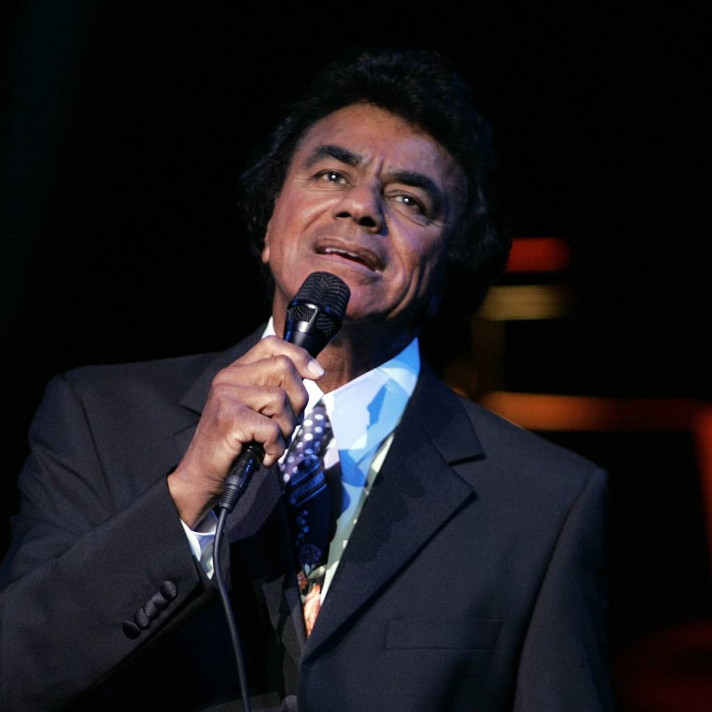 Johnny Mathis performs at the Bank Atlantic Center