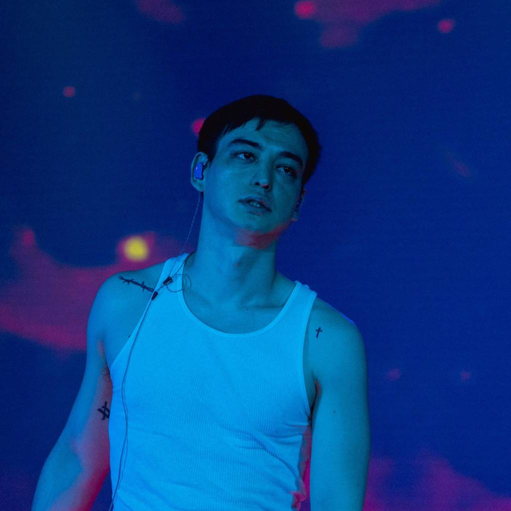 Joji performing during "The Extravaganza" live show