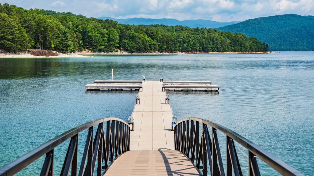 Lake Jocassee is one of many beautiful natural spaces close to Clemson