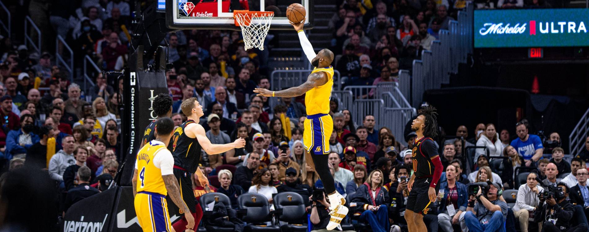 LeBron James gets ready to dunk against the Cleveland Cavaliers