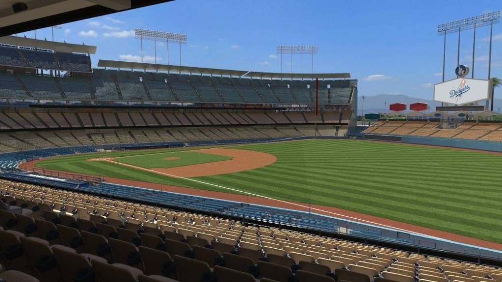 Loge Level (Sections 101LG–161LG)