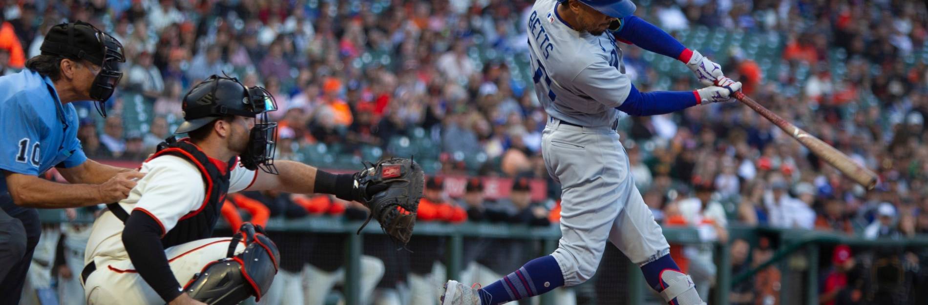 Los Angeles Dodgers playing San Francisco Giants at Oracle Park