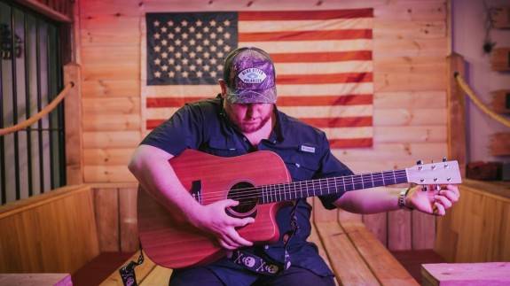 Luke Combs UK by Candlelight with String Orchestra