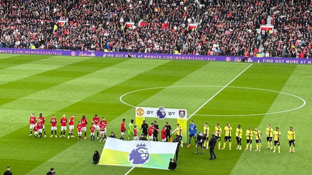 Manchester United line up against Burnley