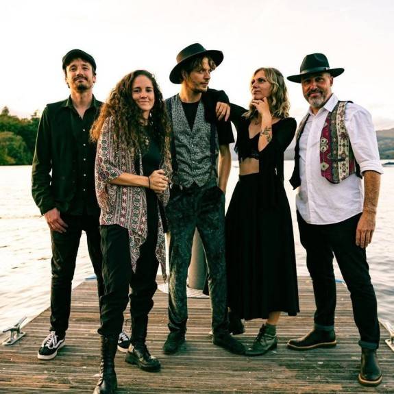 Meetwood Flac Live At Defiance Distillery