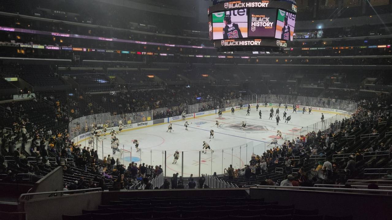 Middle Level Section 214 at Crypto.com Arena